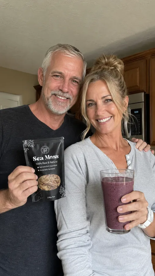 Older couple enjoying a smoothie and Fresh Sea Moss together